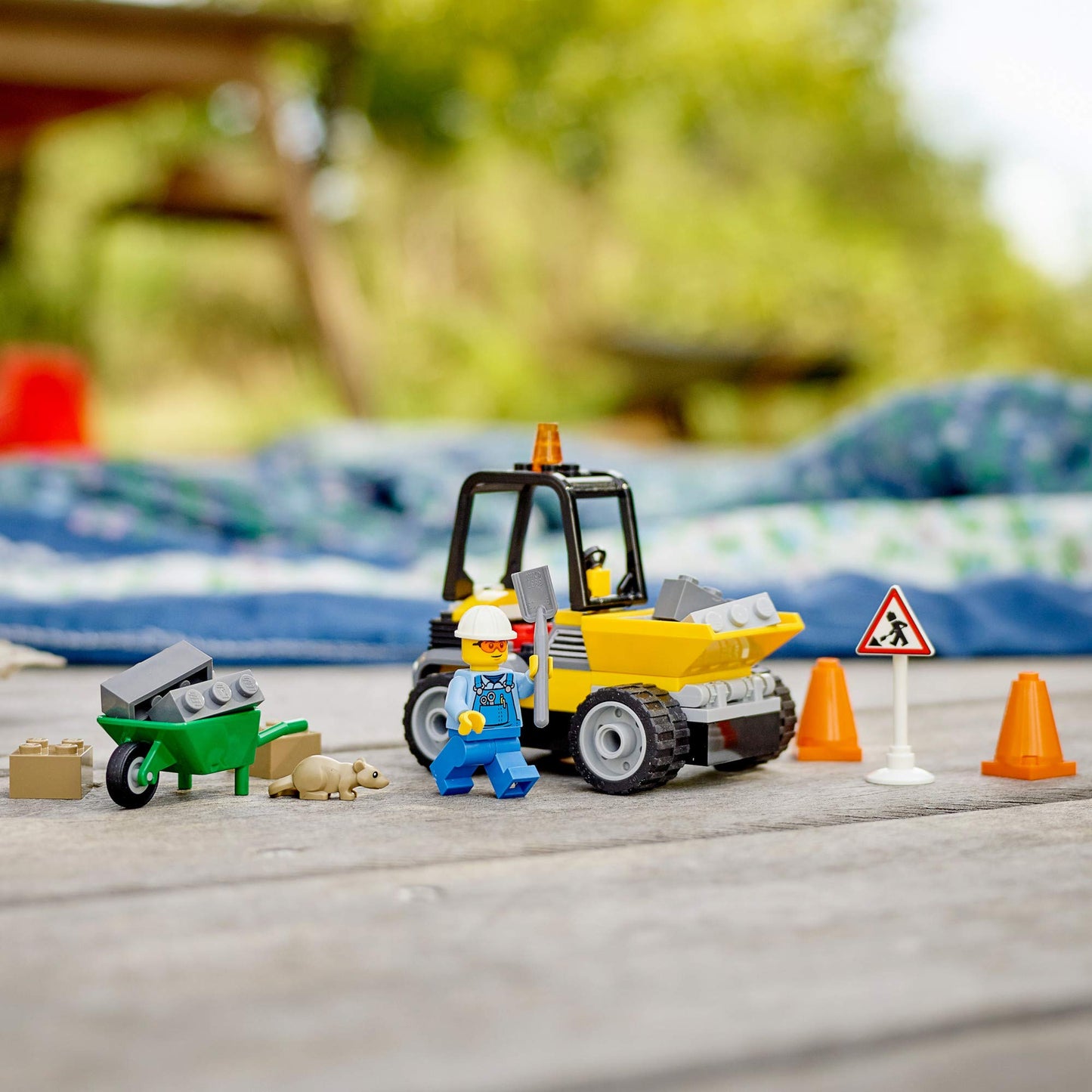 LEGO City Roadwork Truck 60284 – 58-Piece 4+ Construction Set (New 2021)