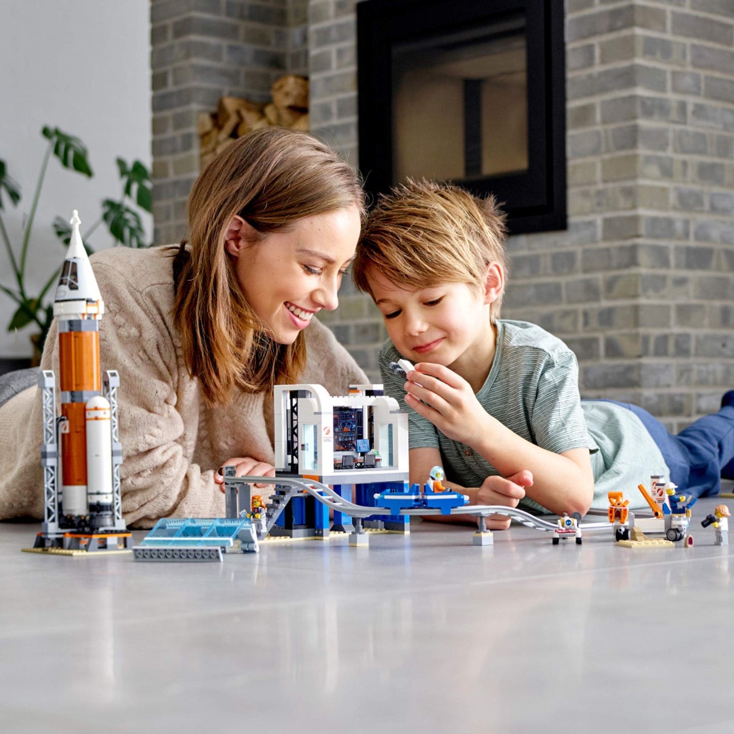 LEGO City Space Deep Space Rocket & Launch Control 60228 – 837 Pieces