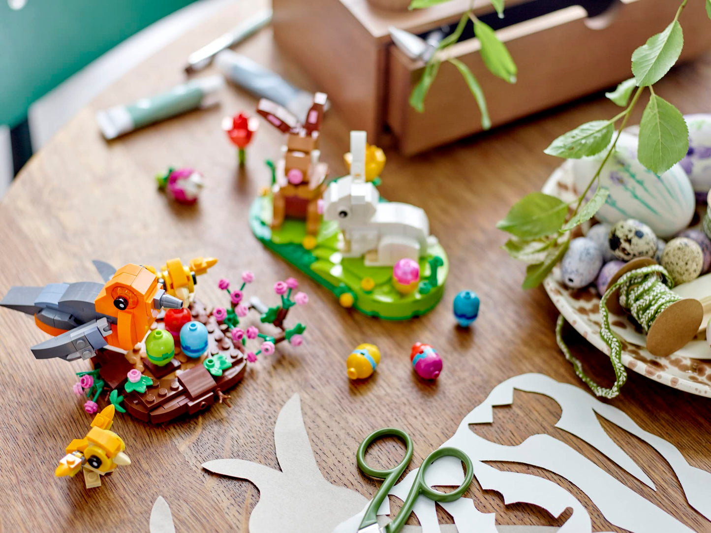 LEGO Easter Rabbits Display 40523 – Buildable Bunny Scene with Eggs & Tulips