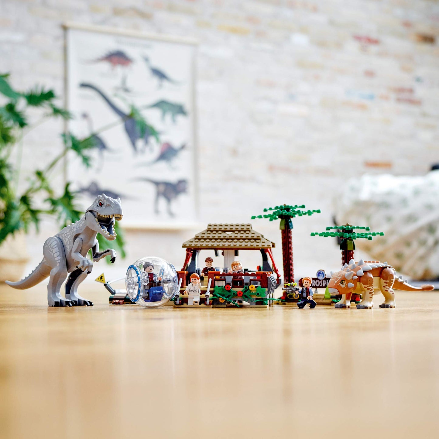 LEGO Jurassic World Indominus Rex vs Ankylosaurus 75941 – Dinosaur Battle Building Toy (537 Pieces)