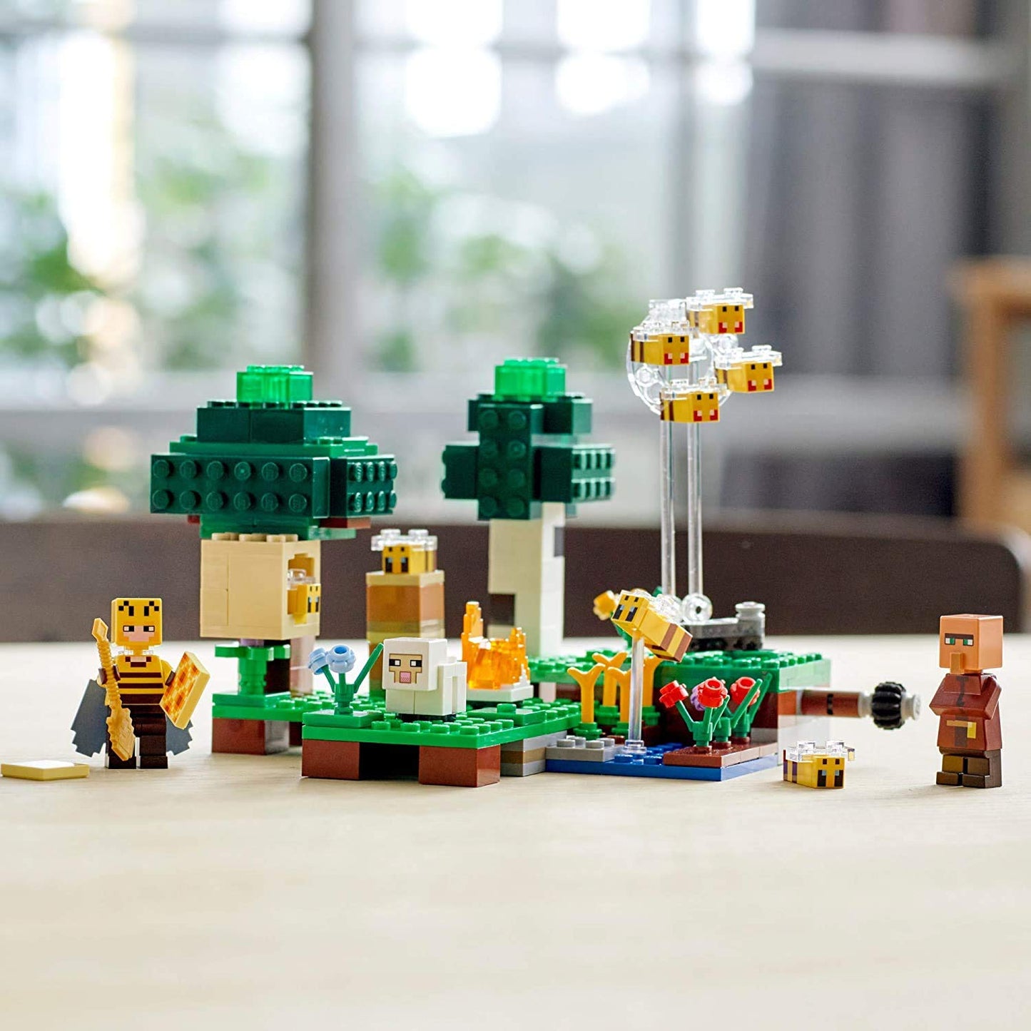 LEGO Minecraft The Bee Farm 21165 - Beekeeper, Bees & Sheep, 238 Pieces (Multicolor)