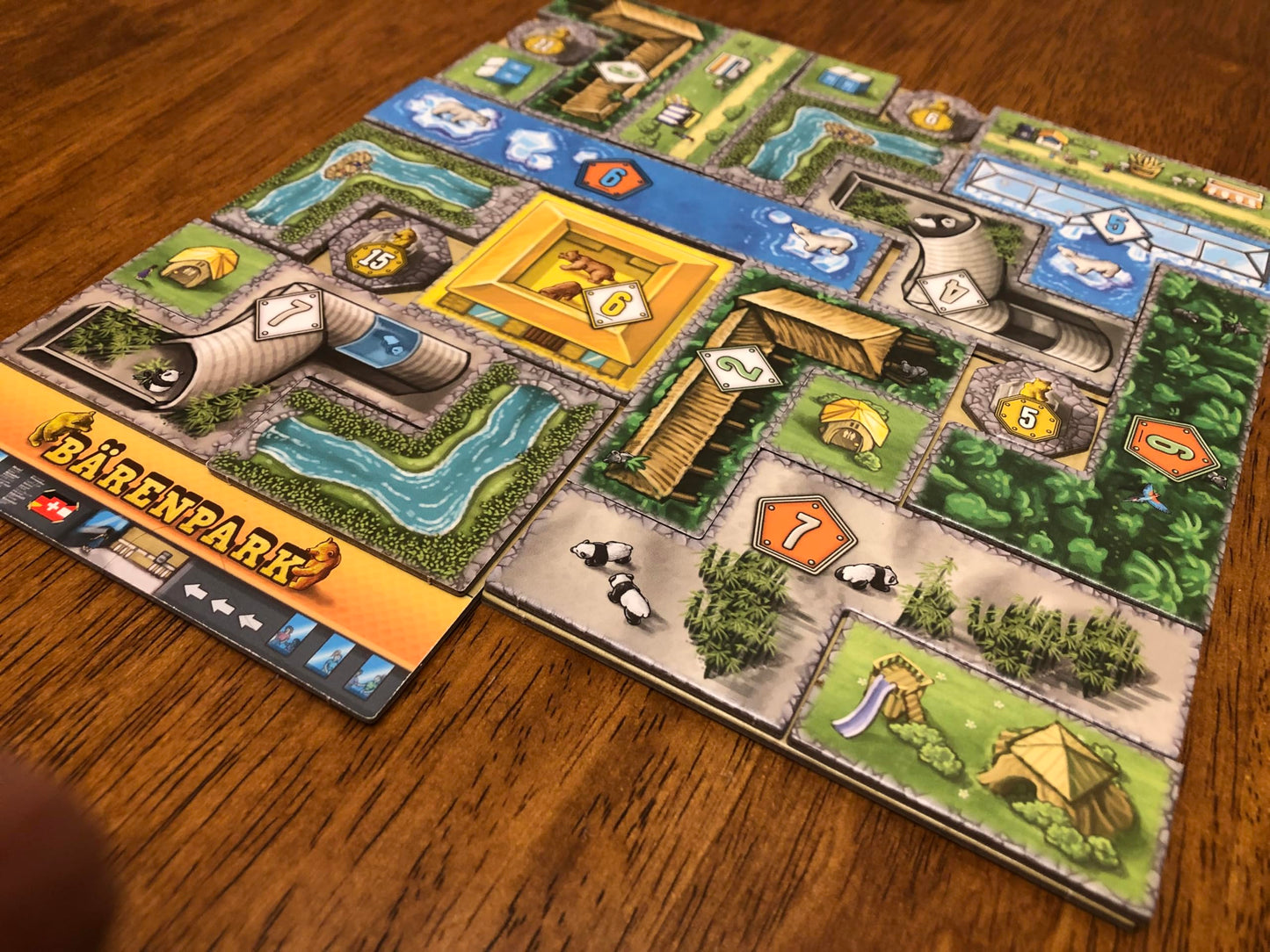 Lookout Baerenpark Board Game – Tile Placement Strategy for Families, 2-4 Players, 30-45 Minutes