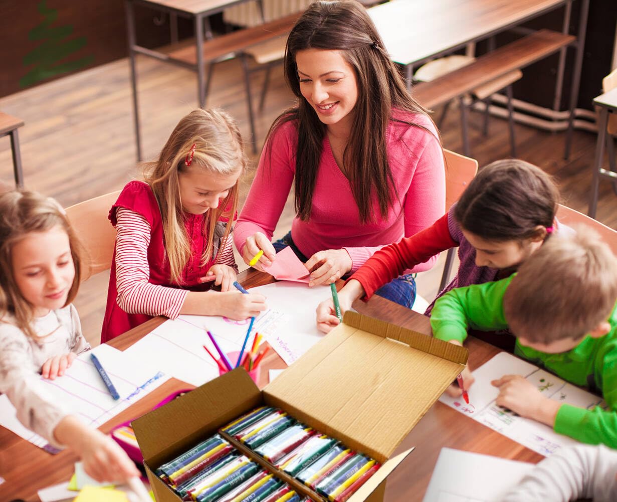 Madisi Crayons Bulk Pack: 1000 Crayons, 250 Packs of 4, Classroom Ready