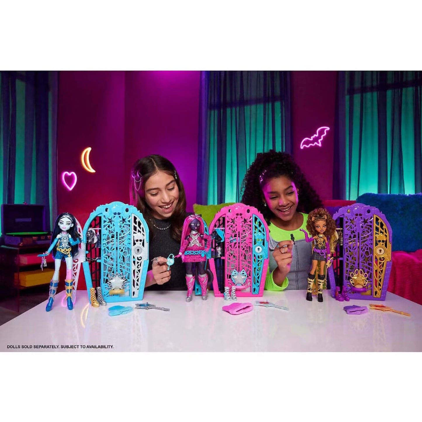 Monster High Skulltimate Secrets Hauntlywood Mysteries Frankie Stein Doll & Reveal Closet – 19+ Glam Surprises