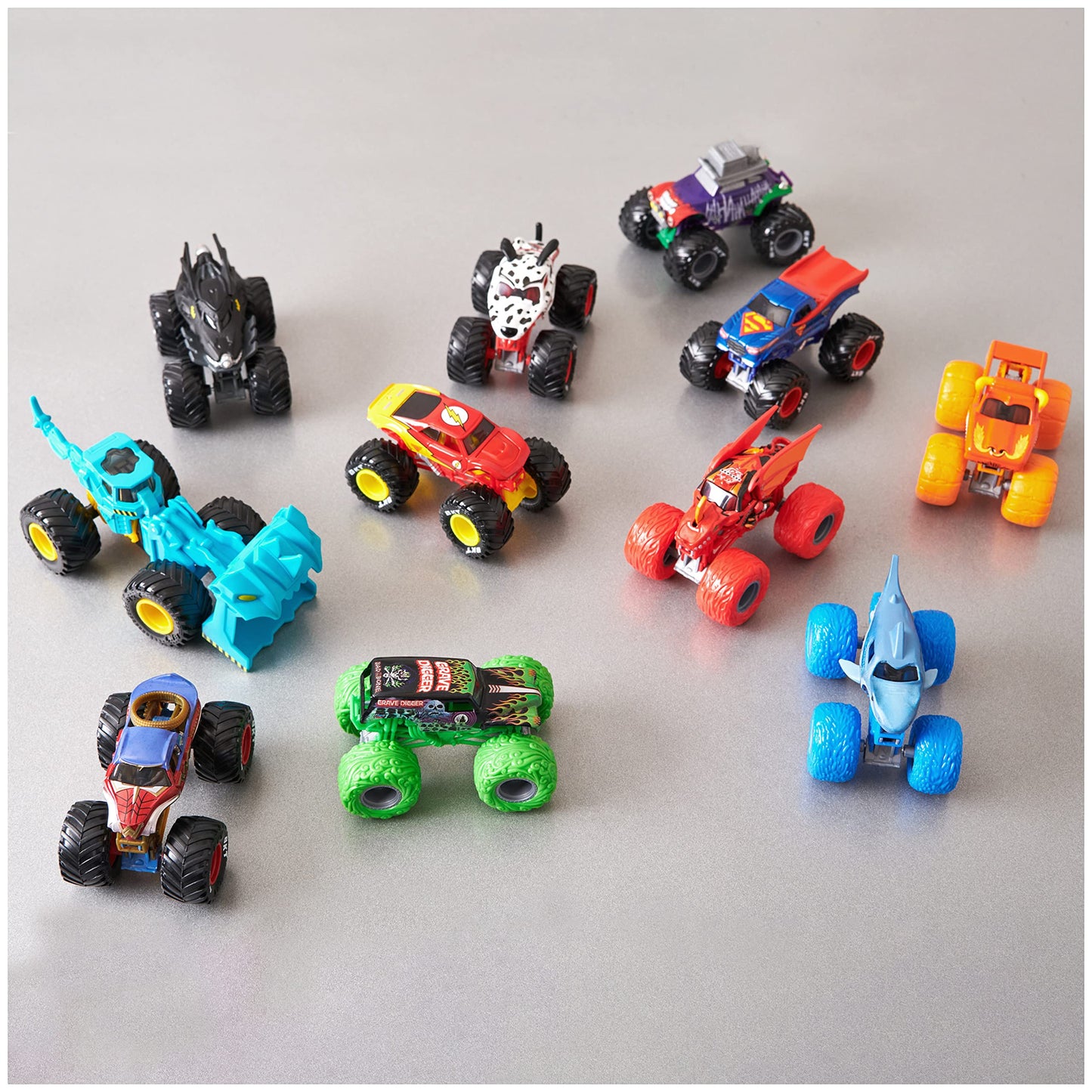 Monster Jam Tough Treads 1:64 Die-Cast 4-Pack – El Toro Loco, Megalodon, Grave Digger, Bakugan Dragonoid