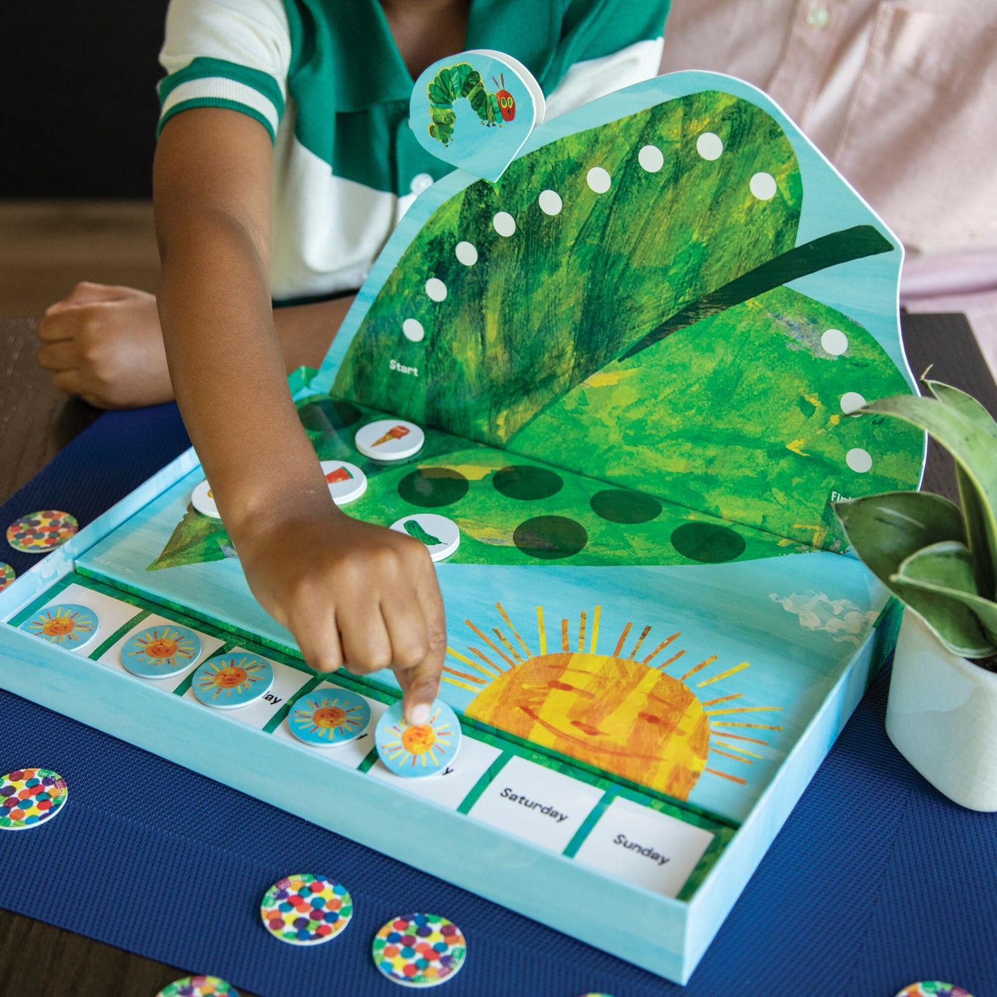 Peaceable Kingdom World of Eric Carle: The Very Hungry Caterpillar Snack Match Game – Cooperative Memory for Kids 4+ (2–6 Players)