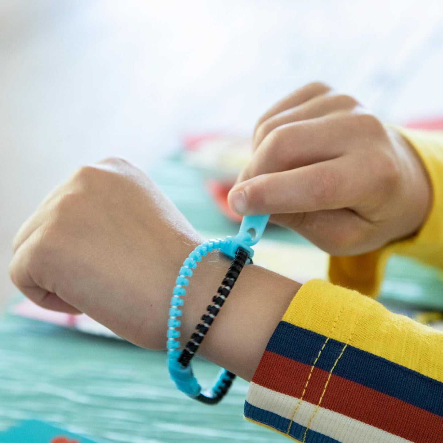 Peaceable Kingdom Valentines Cards for Kids Classroom - Zipper Friendship Bracelets Set of 28