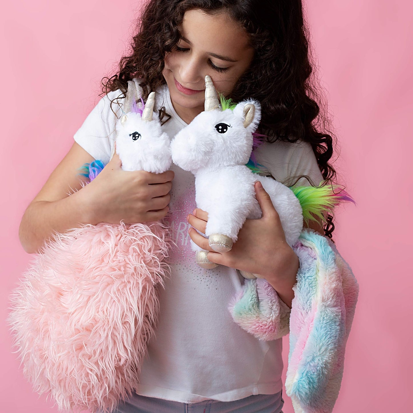 Perfectto Design Unicorn Toy Set for Girls Ages 3-6 – 4-Piece Plush Set with Mommy & Baby Unicorns, Blanket & XL Pink Purse