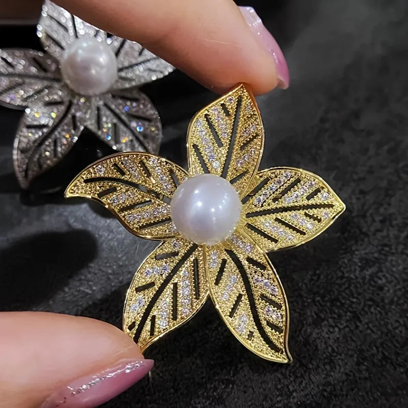 Luxurious Pin Leaf Alloy Women's Brooches