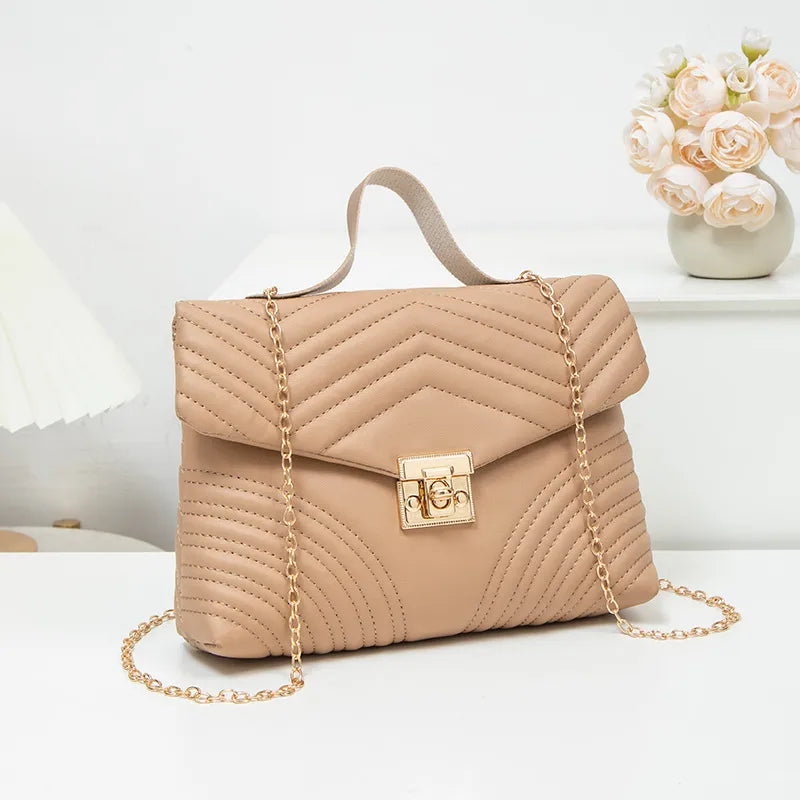 Guangzhou Women's Bag Wholesale Fashion Flip Handbag Special-Interest Design Chain Bag Embroidered Personality Shoulder Bag Women