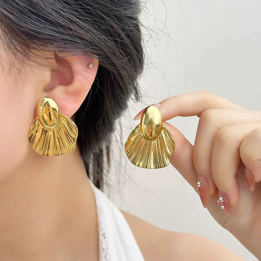 1 Pair Elegant Lady Vacation Solid Color Polishing Plating 304 Stainless Steel 18K Gold Plated Backs Ear Studs