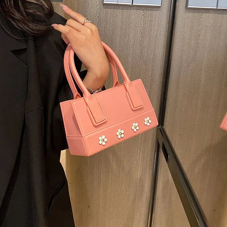 Women's Pu Leather Solid Color Flower Streetwear Square Zipper Handbag