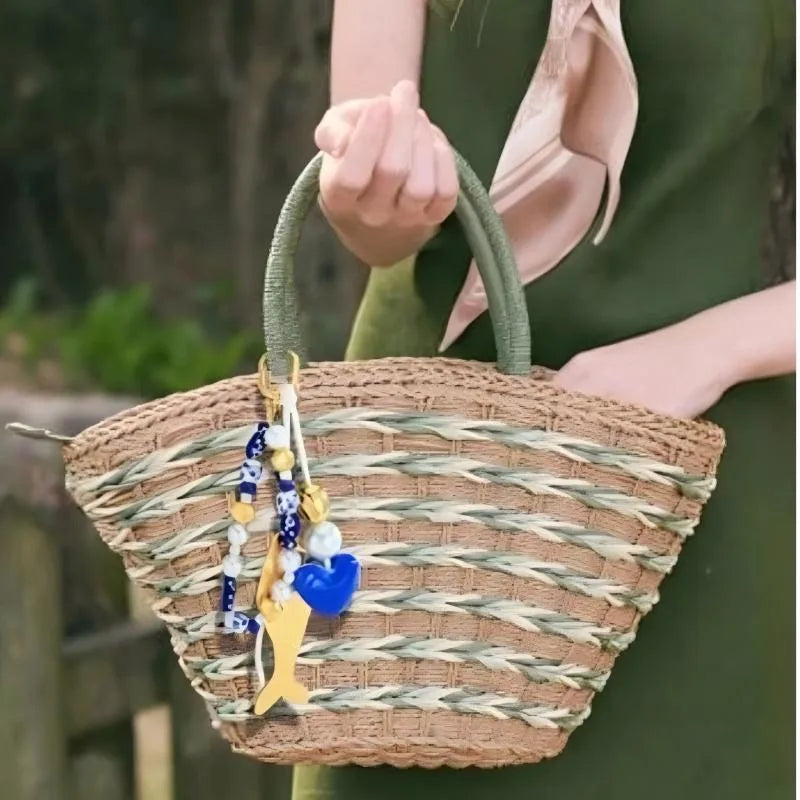 Fashionable Golden Fish And Heart Shaped Keychains Bracelets Car And Bag Creative Hanging Decorations New Arrival Keyrings