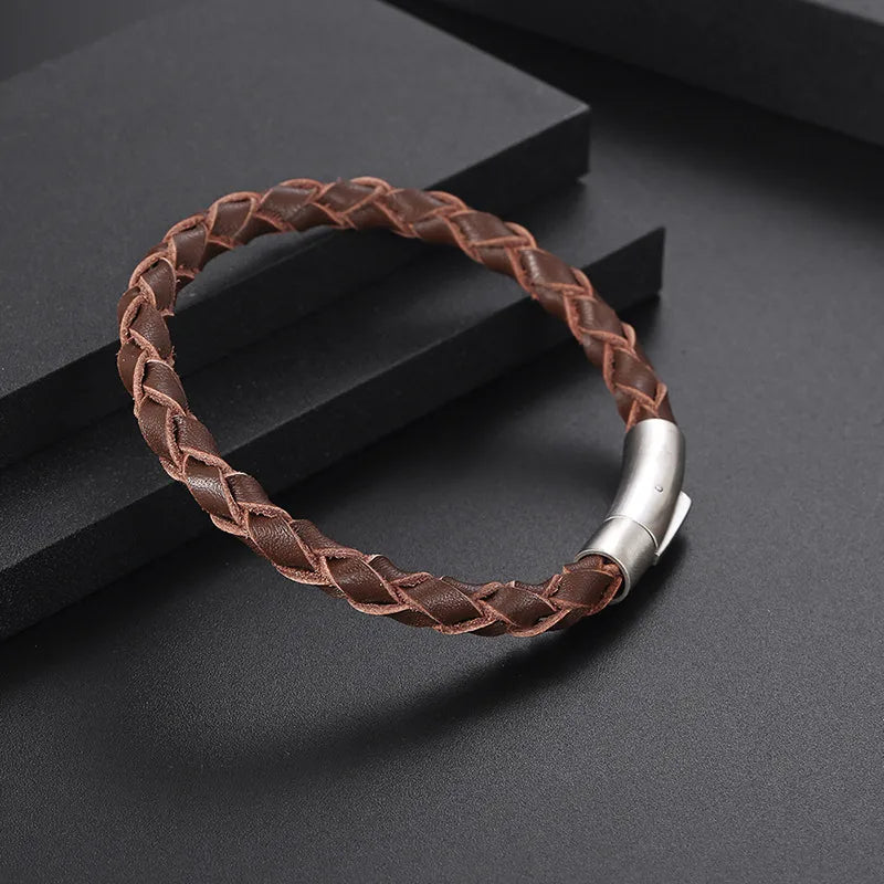 Classic Style Solid Color 304 Stainless Steel Pu Leather Handmade Men'S Bangle