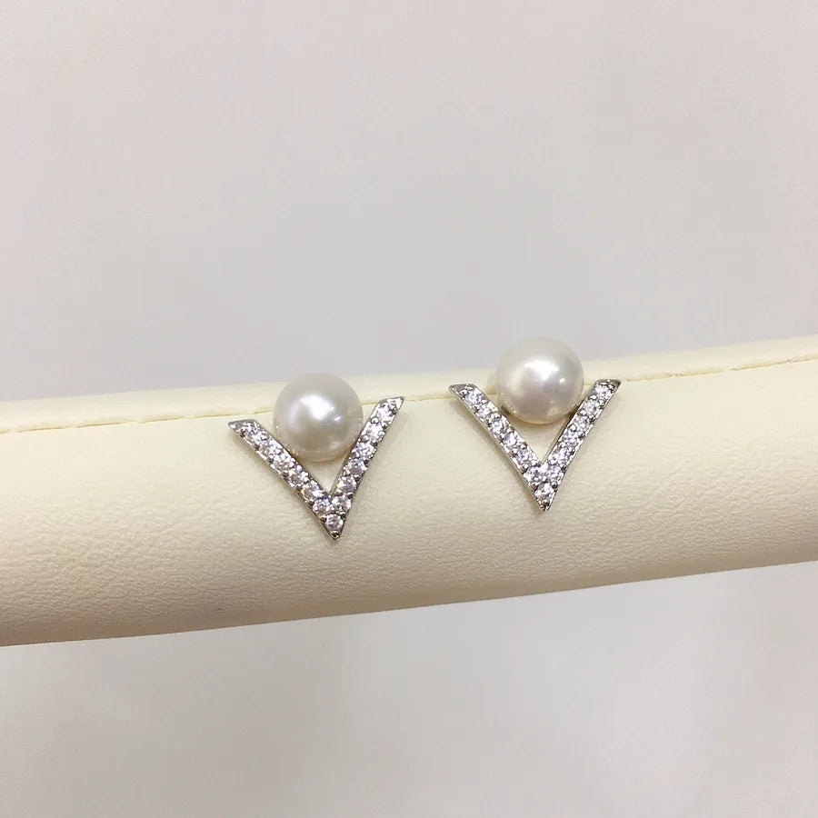 Zhuji high quality Natural Freshwater Pearl Earrings Women's Exquisite V Fashion Pearl Earrings Source Wholesale