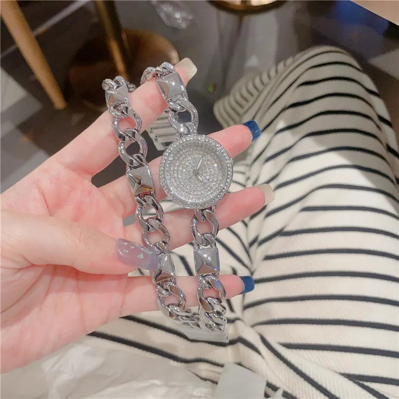 Retro Classic Style Solid Color Jewelry Buckle Quartz Watch