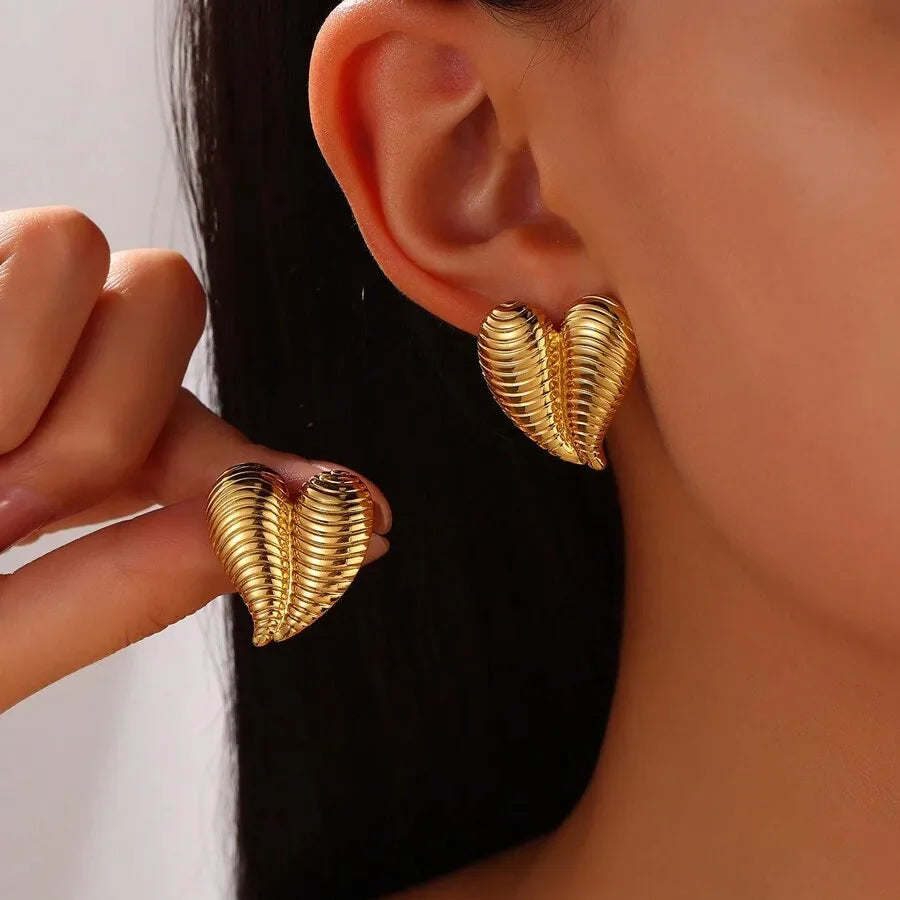 1 Pair Elegant Lady Vacation Heart Shape Solid Color Polishing Plating Three-dimensional 304 Stainless Steel 18K Gold Plated Backs Ear Studs