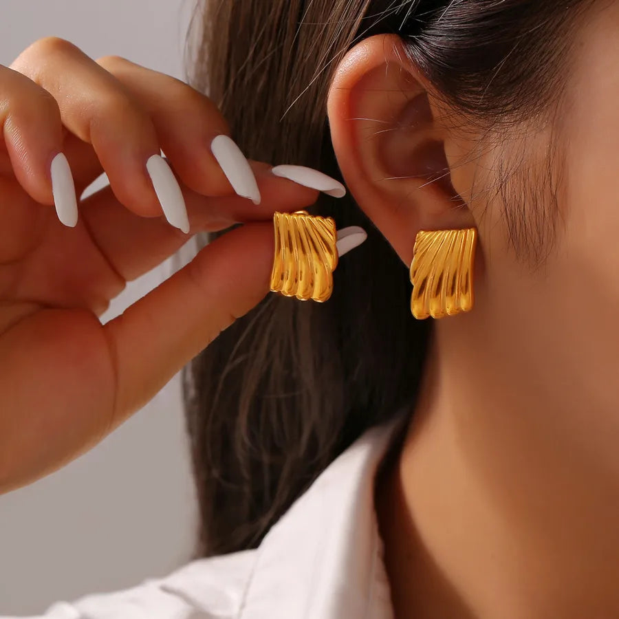 1 Pair Elegant Lady Vacation Solid Color Feather Polishing Plating 304 Stainless Steel 18K Gold Plated Backs Ear Studs