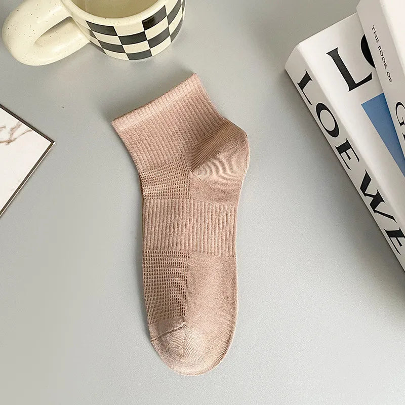 Basic Men's Solid Color Cotton Ankle Socks A Pair