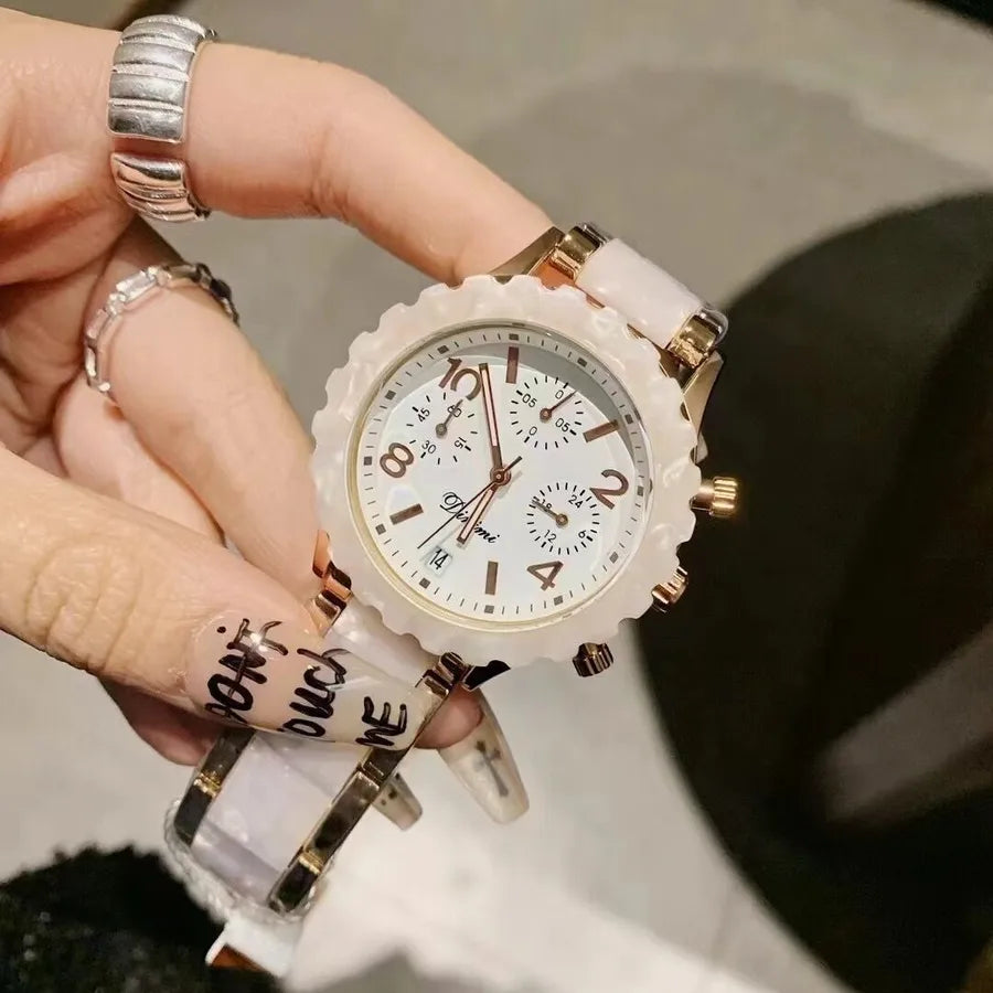 Simple Style Classic Style Leopard Butterfly Double Snap Quartz Women's Watches