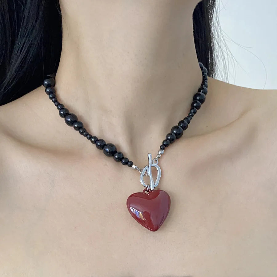 Retro Heart Shape Arylic Imitation Pearl Beaded Chain Pendant Necklaces Wholesale