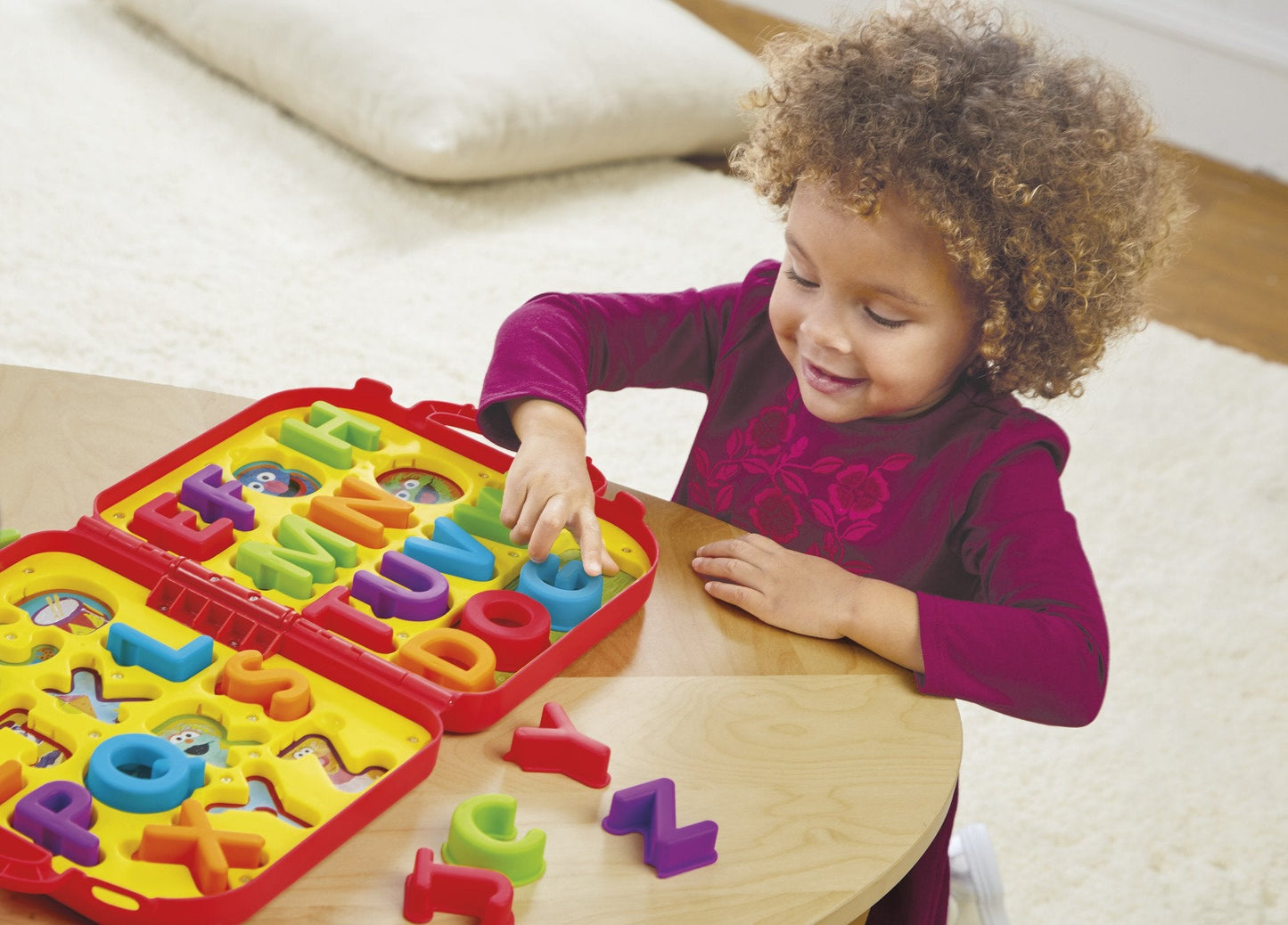 Playskool Sesame Street Elmo's On the Go Letters - 24 x 36 Inch Alphabet Set with Carry Case