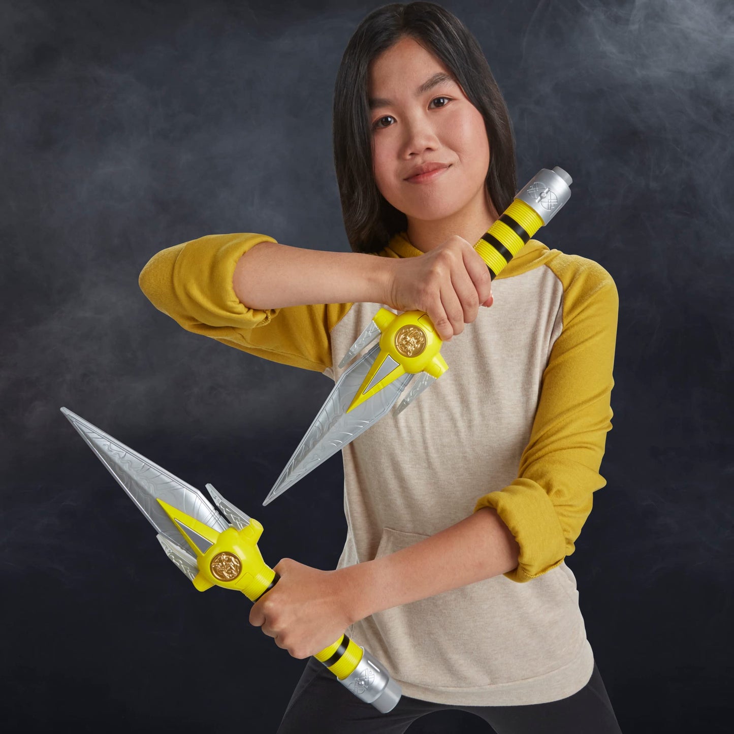 Power Rangers Lightning Collection Mighty Morphin Daggers – Premium Roleplay Swords with Lights & Sounds