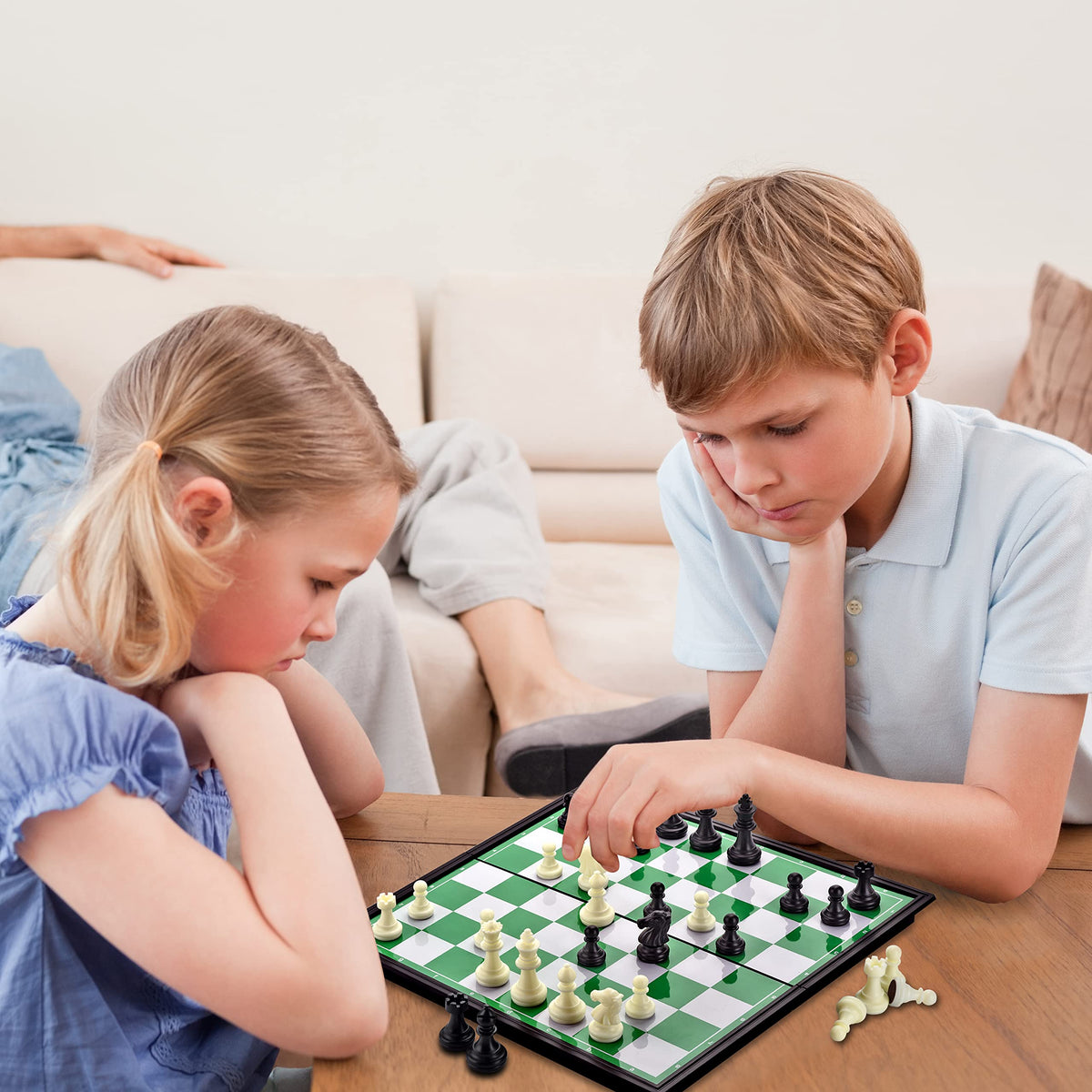 QuadPro Magnetic Travel Chess Set – Folding Board, 2 Extra Queens, Convenience Bag (Green & White)