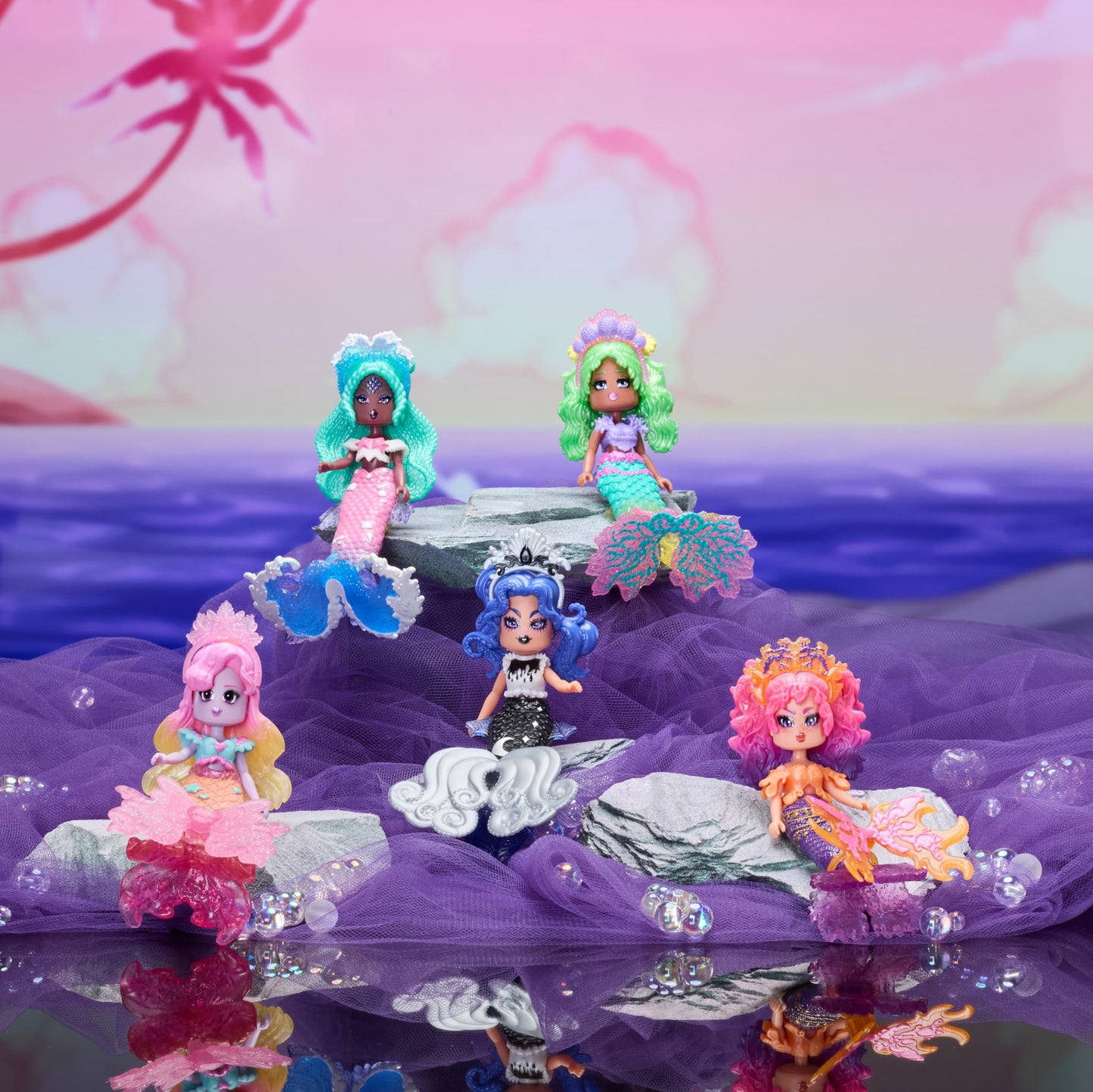 Royale High 3-Inch Dark Mystic Mermaid Doll – 9 Fashion Accessories, Virtual Item Code, Series 3