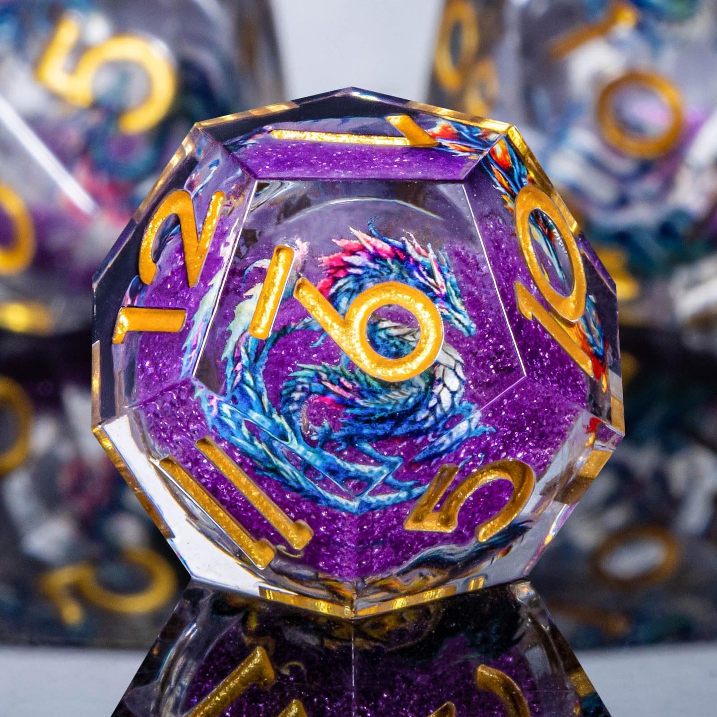 Roycevon Dragon Pattern 7-Piece DND Dice Set – Sharp-Edge Purple Resin with Gift Box