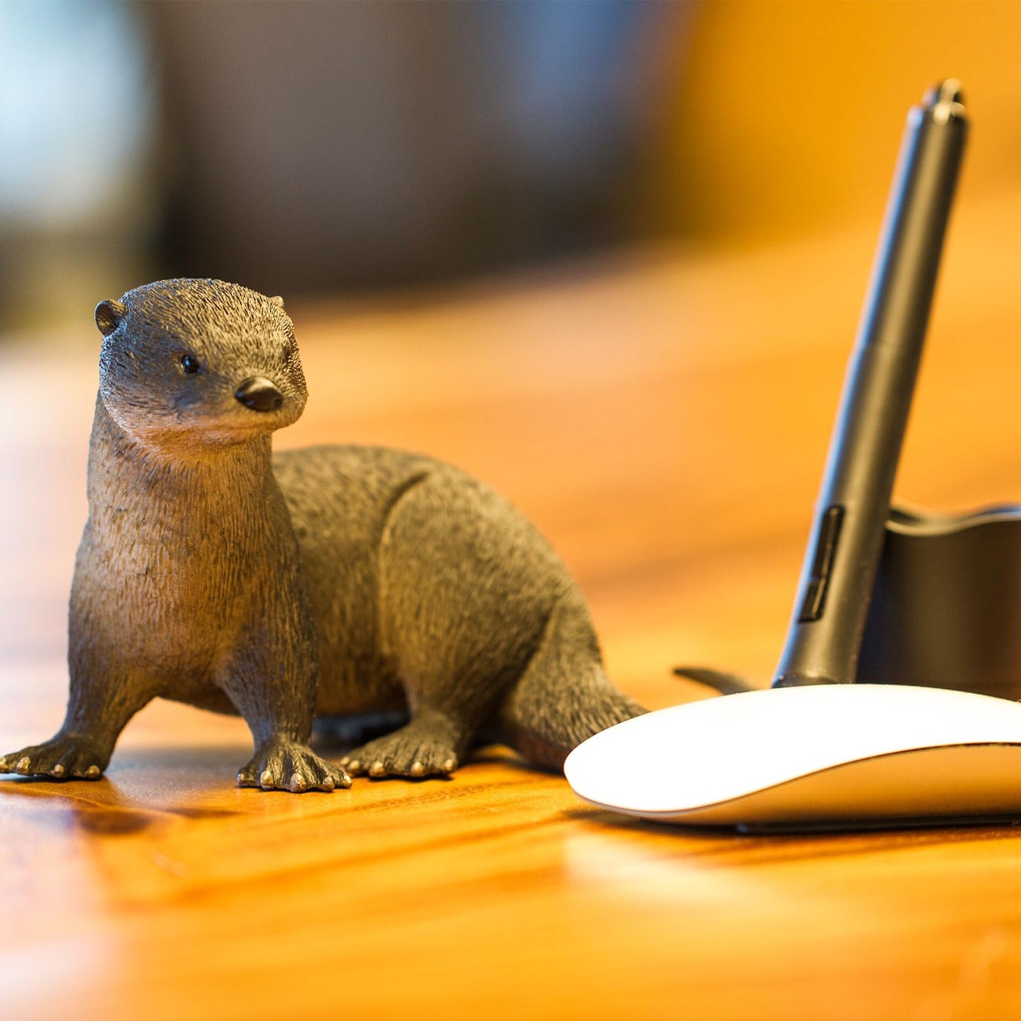Safari Ltd River Otter Figurine – 5.5-inch Lifelike Animal Figure for Kids 3+