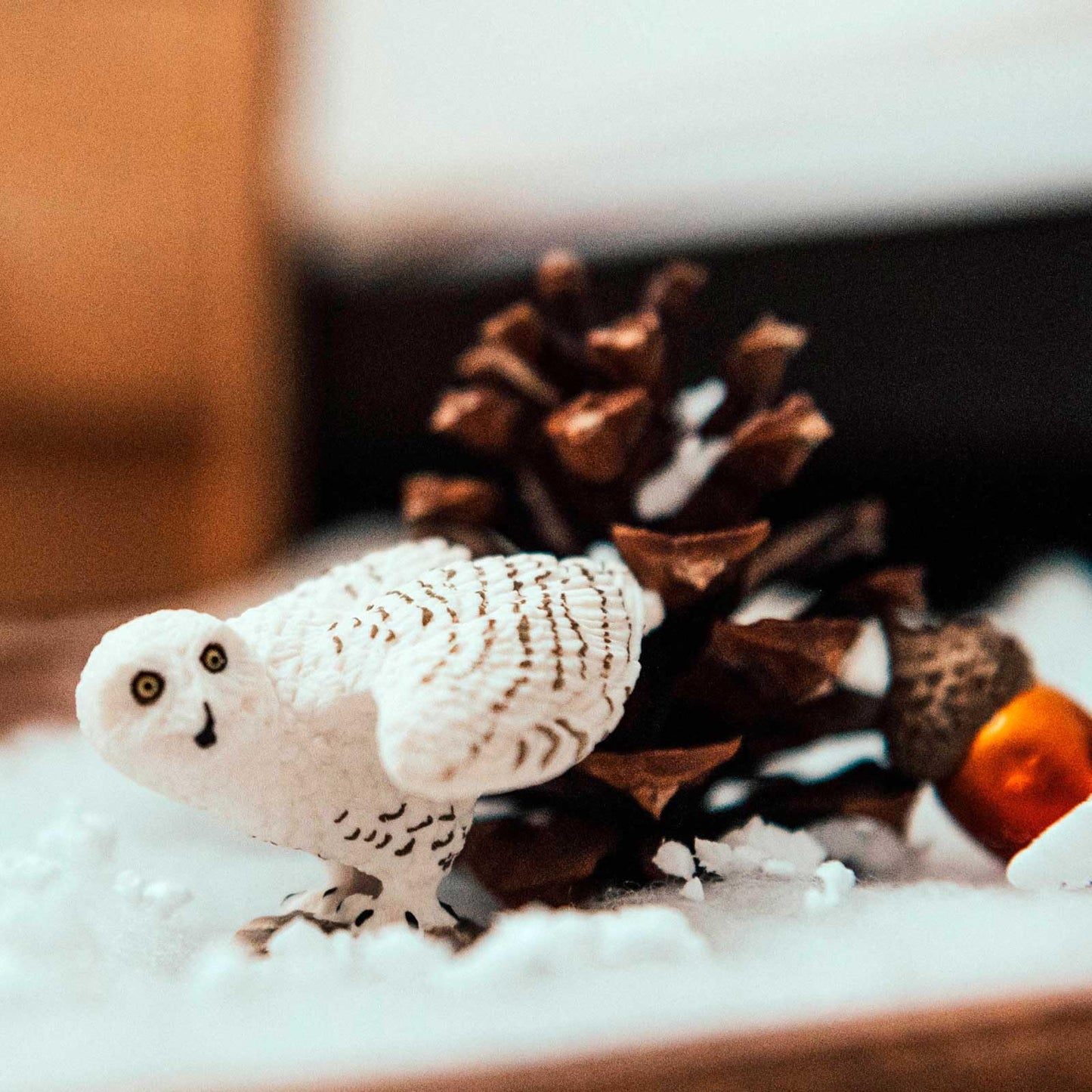 Safari Ltd Snowy Owl Figurine - 2.5-Inch Lifelike Bird Figure for Kids 3+