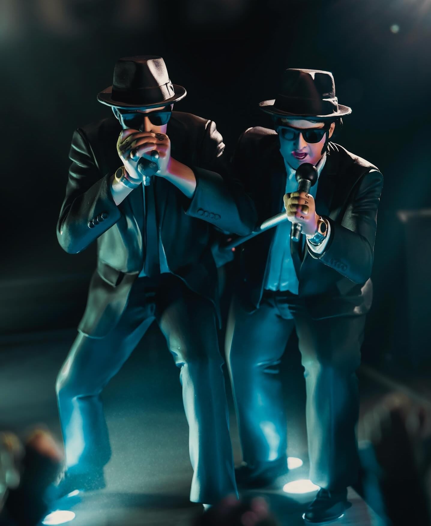 SD TOYS Blues Brothers Jake & Elwood Singing Figure 18 cm with Light – Multicolor, Medium