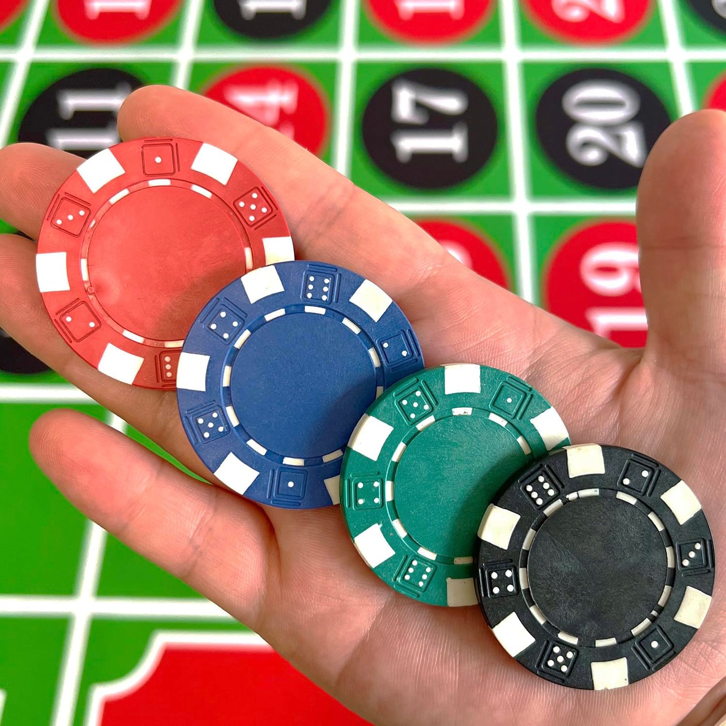 SEETOOOGAMES 200-Piece Clay Composite Poker Chips - Dice-Striped, 11.5g, 4 Colors (Red/Green/Black/Blue)