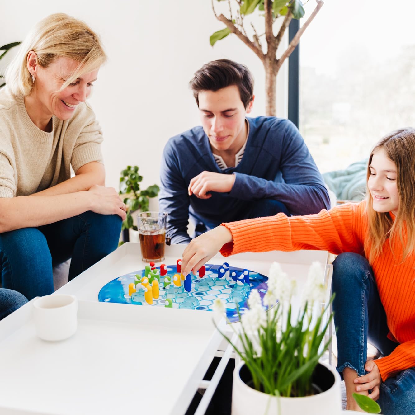 SmartGames Penguins Huddle Up – Family Strategy Game for 2-4 Players (Ages 6+)