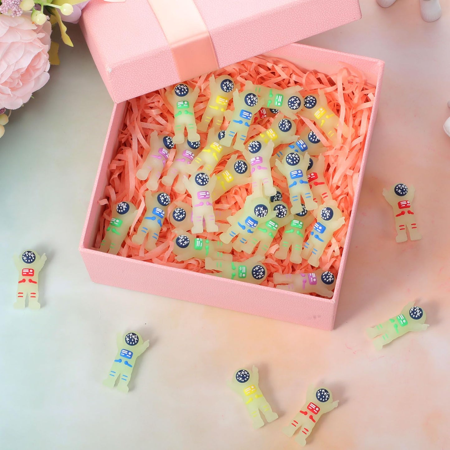 Sonwyoung 100 Pcs Glow-in-the-Dark Mini Astronaut Figurines