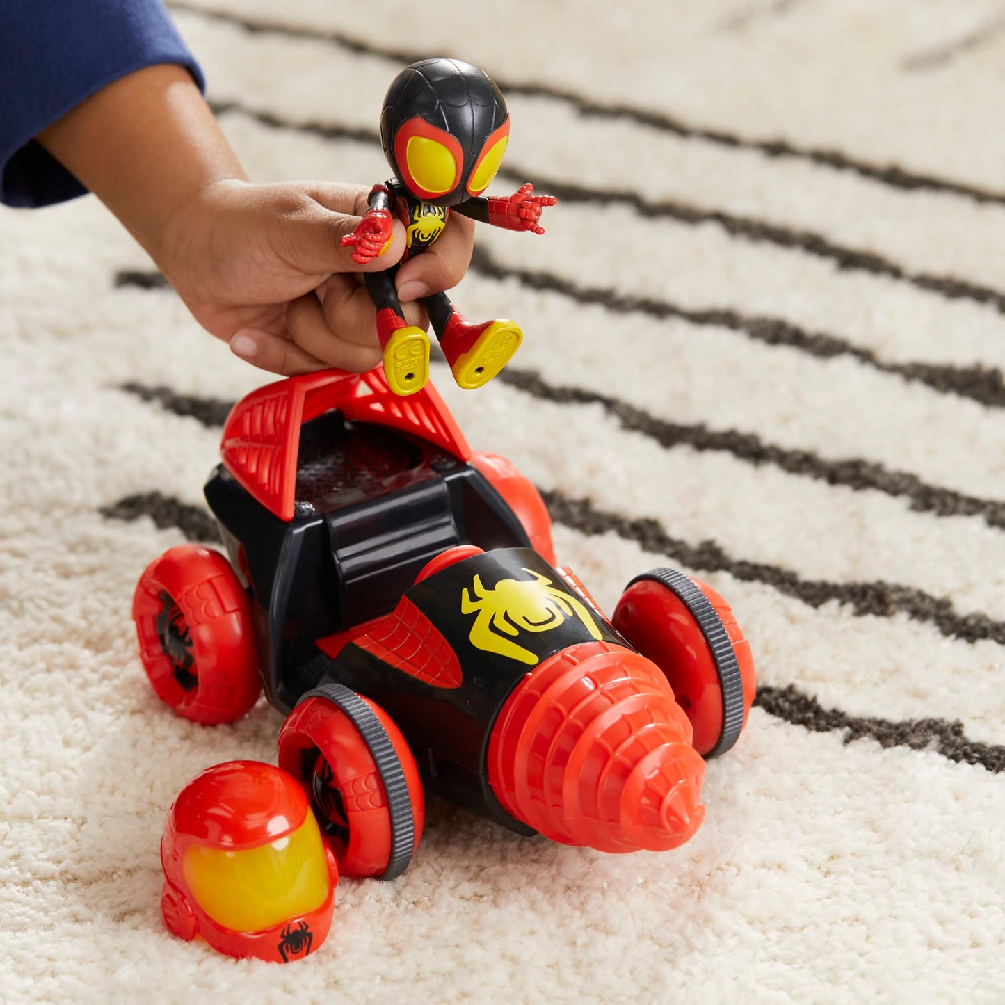 Spidey and His Amazing Friends Web-Spinners Miles Drill Spinner Car Playset – 4-Inch Figure & Accessory