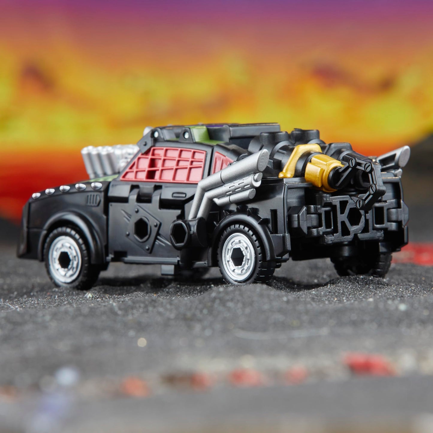 Transformers Generations Legacy United Deluxe Star Raider Lockdown – 5.5-Inch Figure