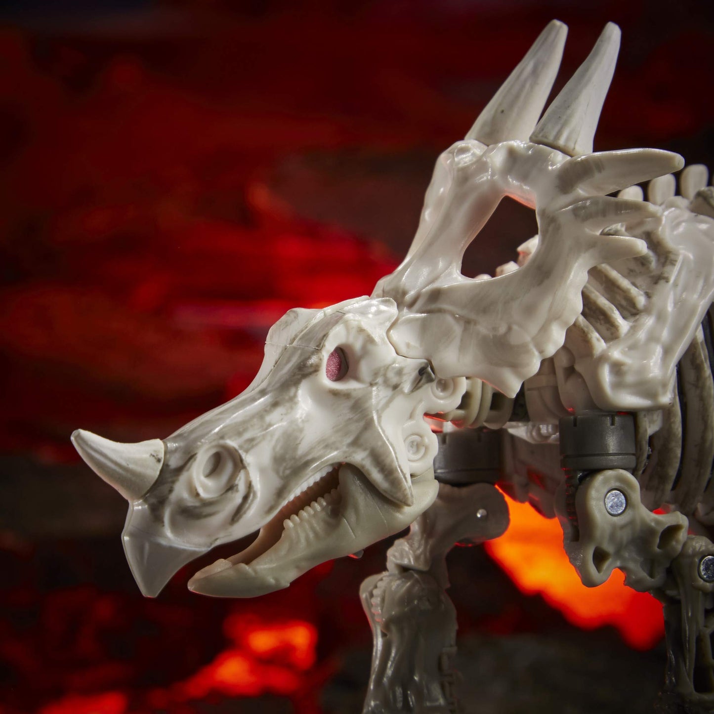 Transformers Generations War for Cybertron Kingdom Deluxe WFC-K15 Ractonite Fossilizer – 5.5-inch