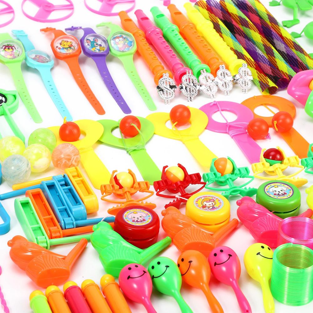 SOKA 100PCS PARTY BAG: Assorted Toys for Memorable Occasions