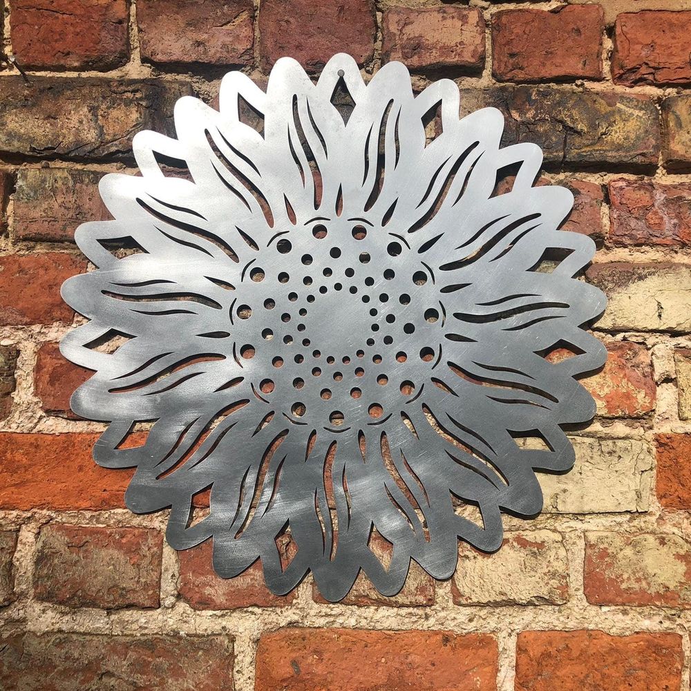 Decorative Galvanized Steel Sunflower Sign for Attractive Gardens