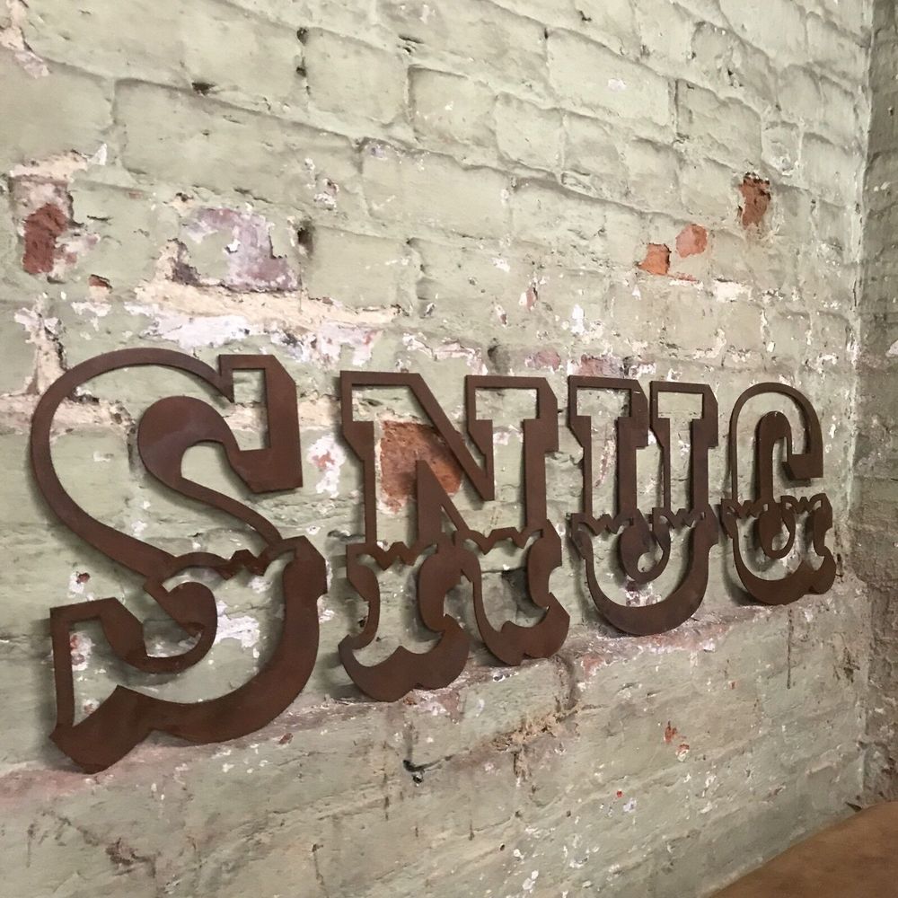Rustic SNUG Lettering Metal Home Sign - High-Quality, Versatile Décor