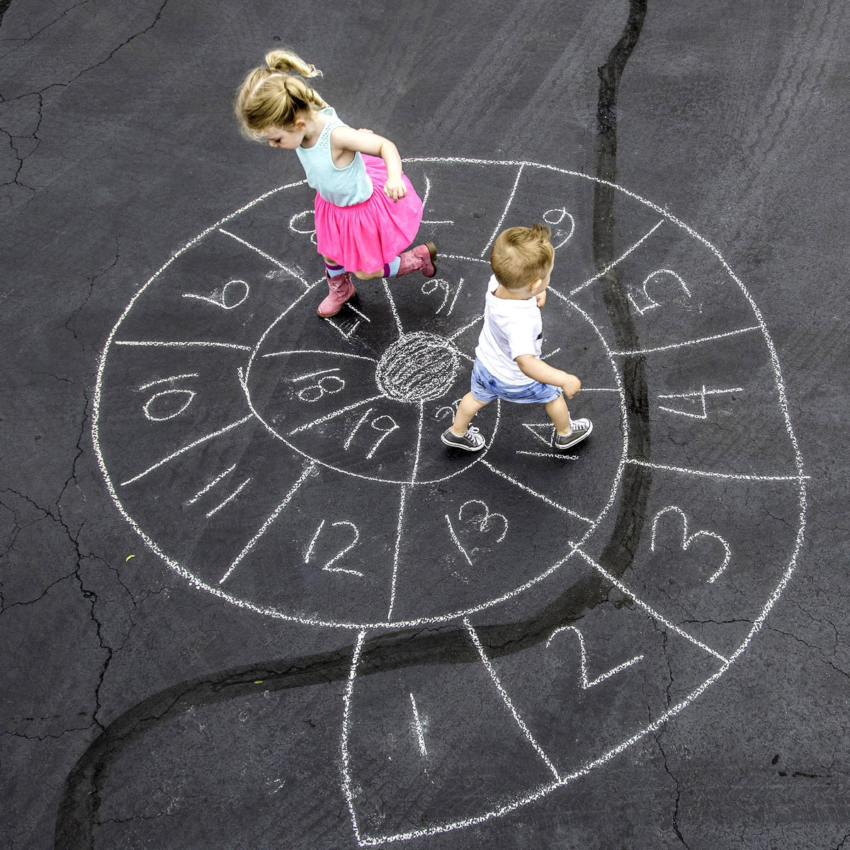 Urban Infant Non-Toxic Sidewalk Chalk for Toddlers & Kids - Washable Outdoor Rainbow Jumbo Chalk