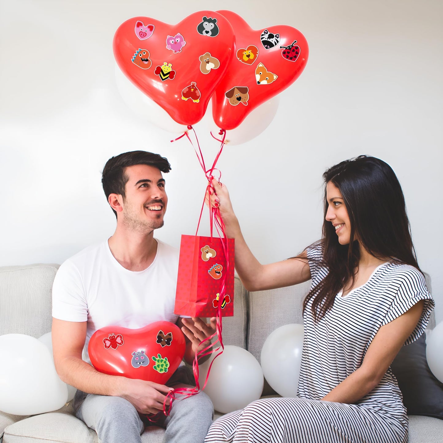W1cwey Valentine’s Animal Heart Stickers – 1000 Pcs, 2 Rolls, 16 Designs