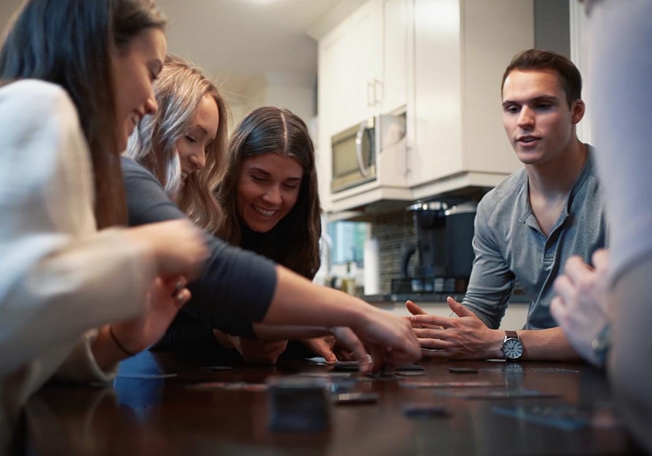 5-Minute Mystery by Wiggles 3D — Real-Time Cooperative Detective Game for Families (Ages 8+, 1–6 Players)