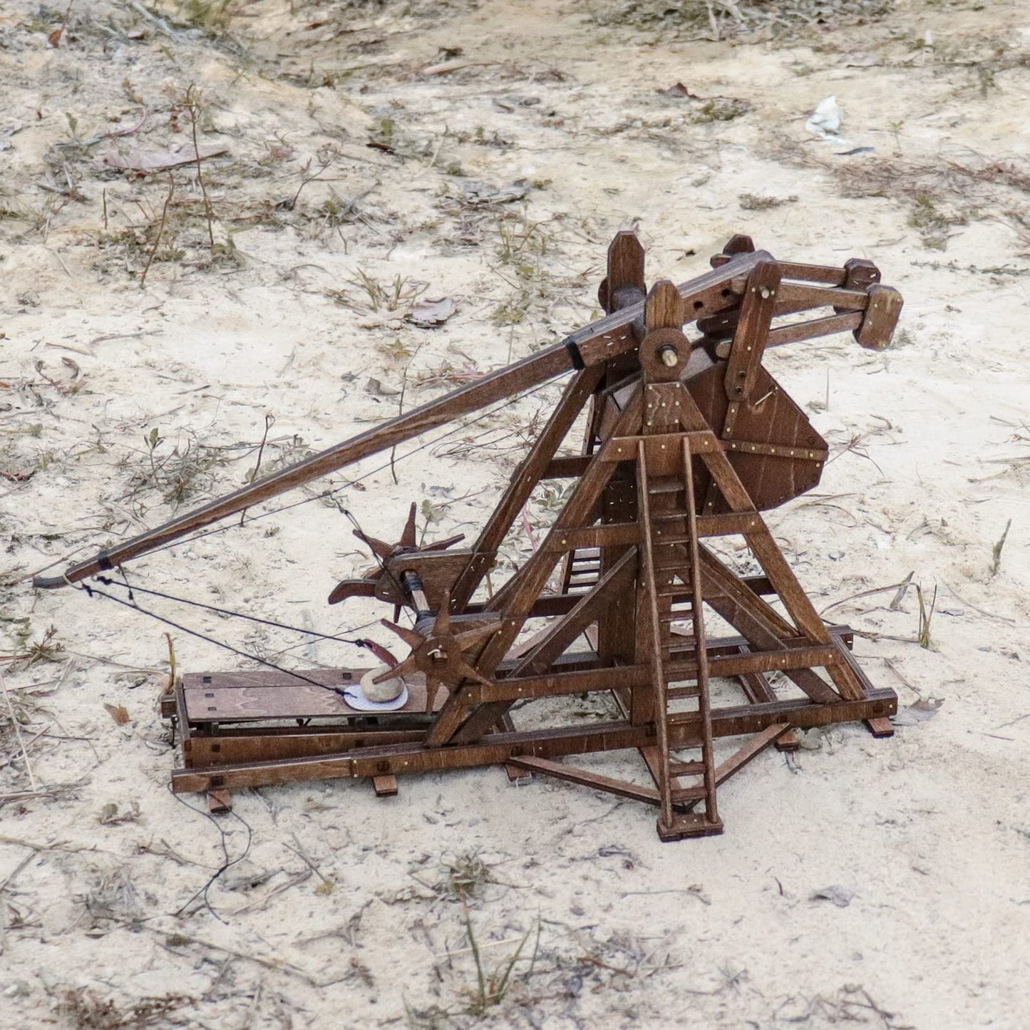 YAQUMW MINI Counterweight Trebuchet – Wooden DIY Tabletop Model Kit for Adults | Medieval Siege Puzzle