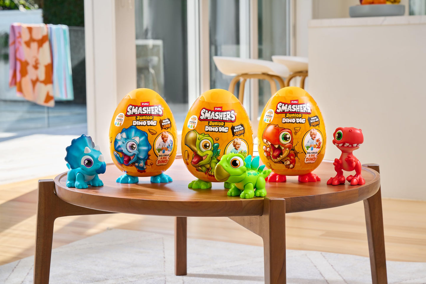 ZURU SMASHERS Junior Dino Dig Small Egg – 18 Surprises, 500g Dino Dough, Build and Explore
