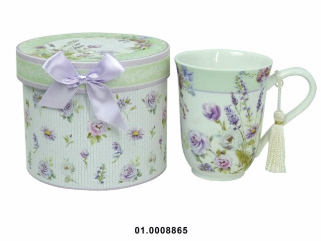 Flowers decorated mug with gift box