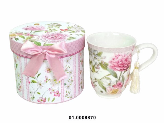 Flowers decorated mug with gift box