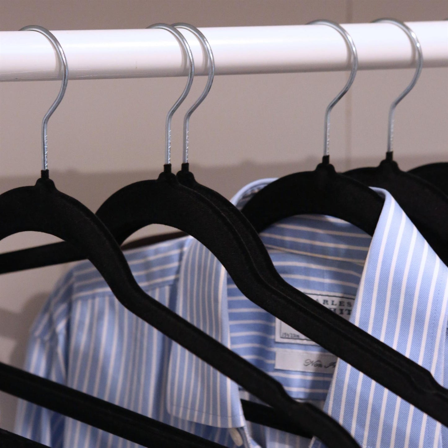 Non-Slip Velvet Hangers - 45cm - Pack of 25